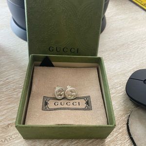 Brand new Gucci interlocking earrings silver.